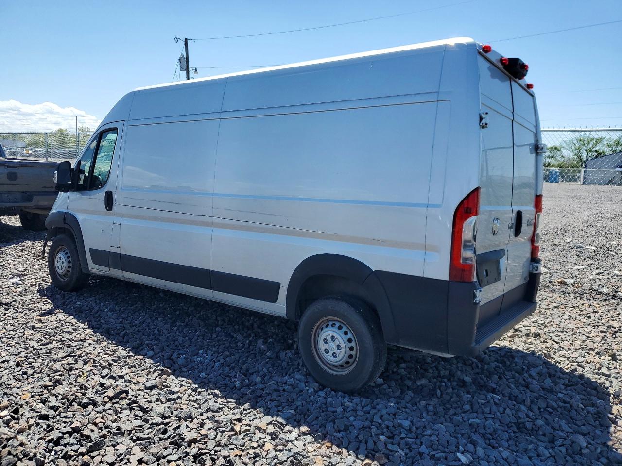 2024 RAM Promaster 2500 — VIN 3C6LRVDG4RE119575 — photo 2